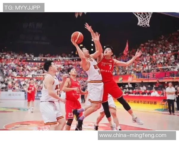 杭州篮球队荣登篮球战术排行榜第五名展现强大实力与团队配合 杭州篮球队荣登篮球战术排行榜第五名展现强大实力与团队配合